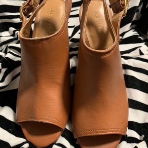 Old Navy Blocked Sandals
